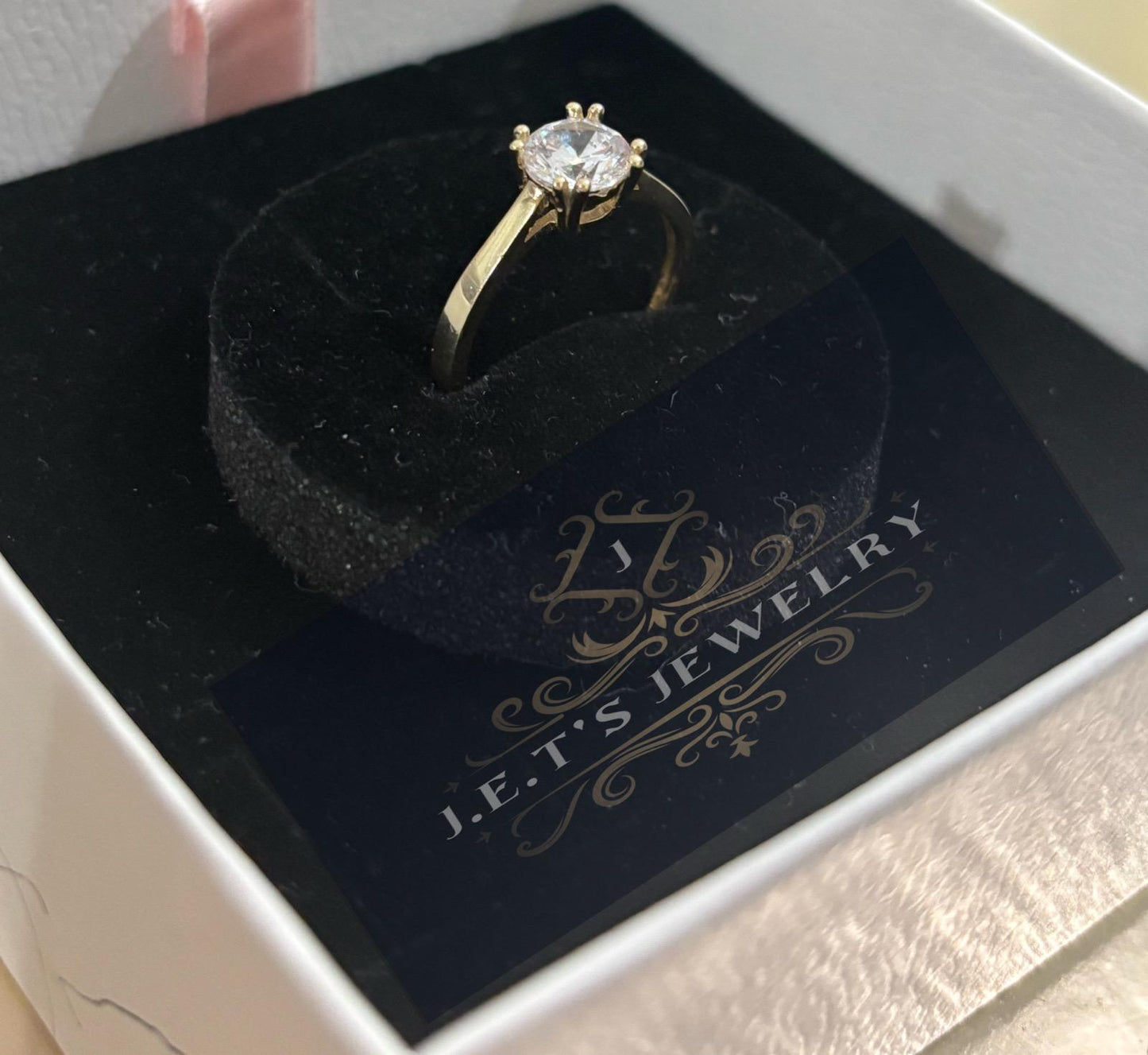 J.E.T's Jewelry Gold Stone Ring with Elegant Design for Women