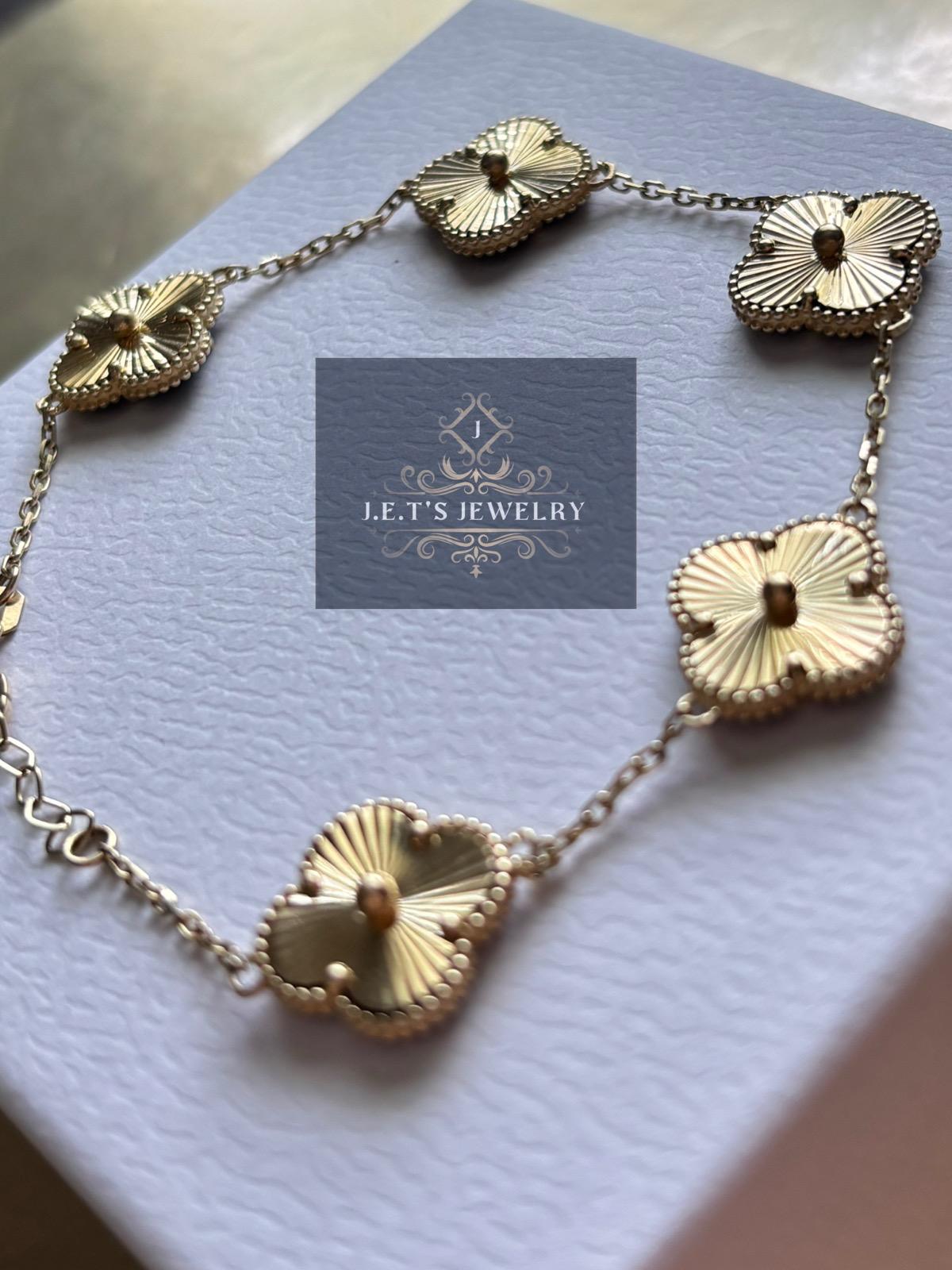J.E.T'S JEWELRY Gold BRACELET
