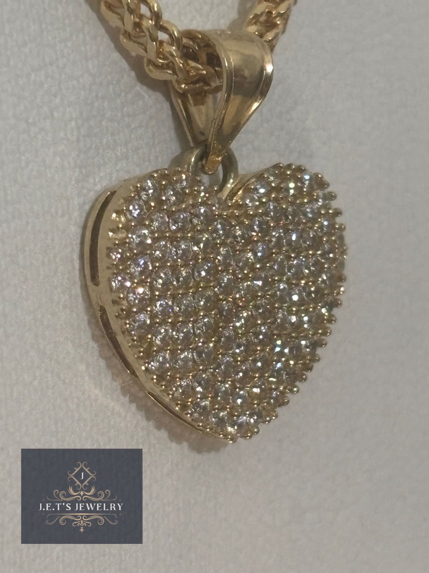 J.E.T'S JEWELRY Gold Necklace with Pendant