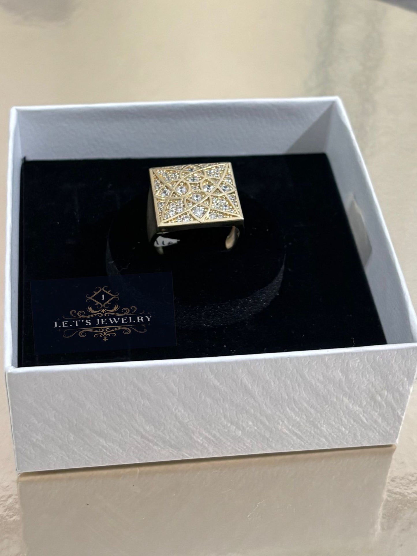 J.E.T'S JEWELRY Gold Ring with Brilliants Stone