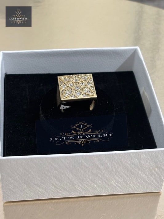 J.E.T'S JEWELRY Gold Ring with Brilliants Stone