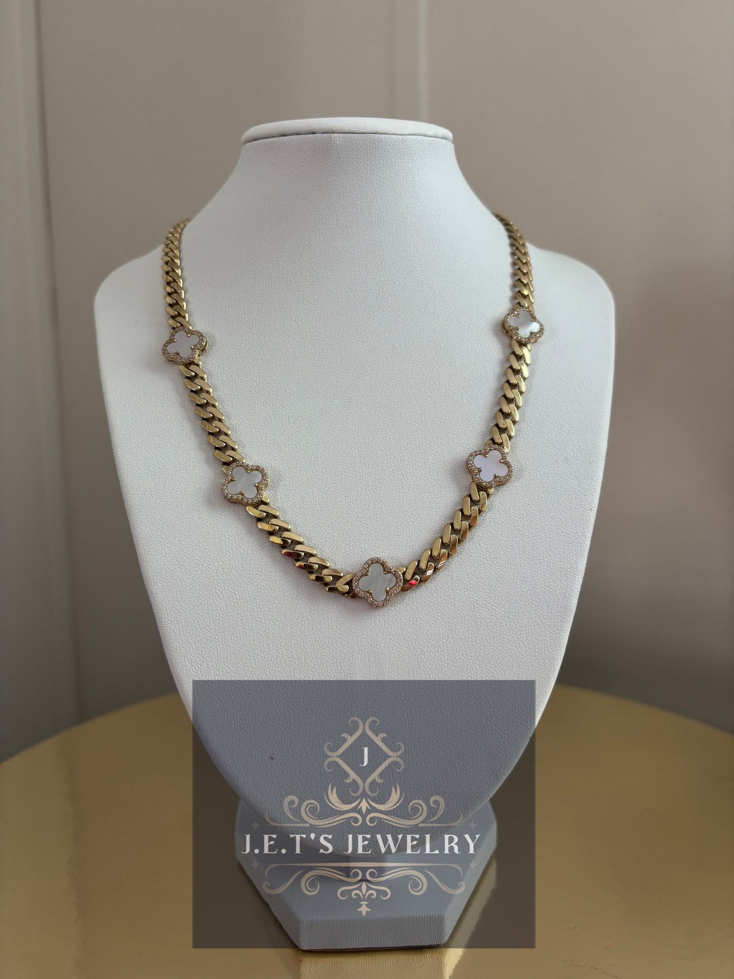 Elegant Jewelry - Clover Necklace