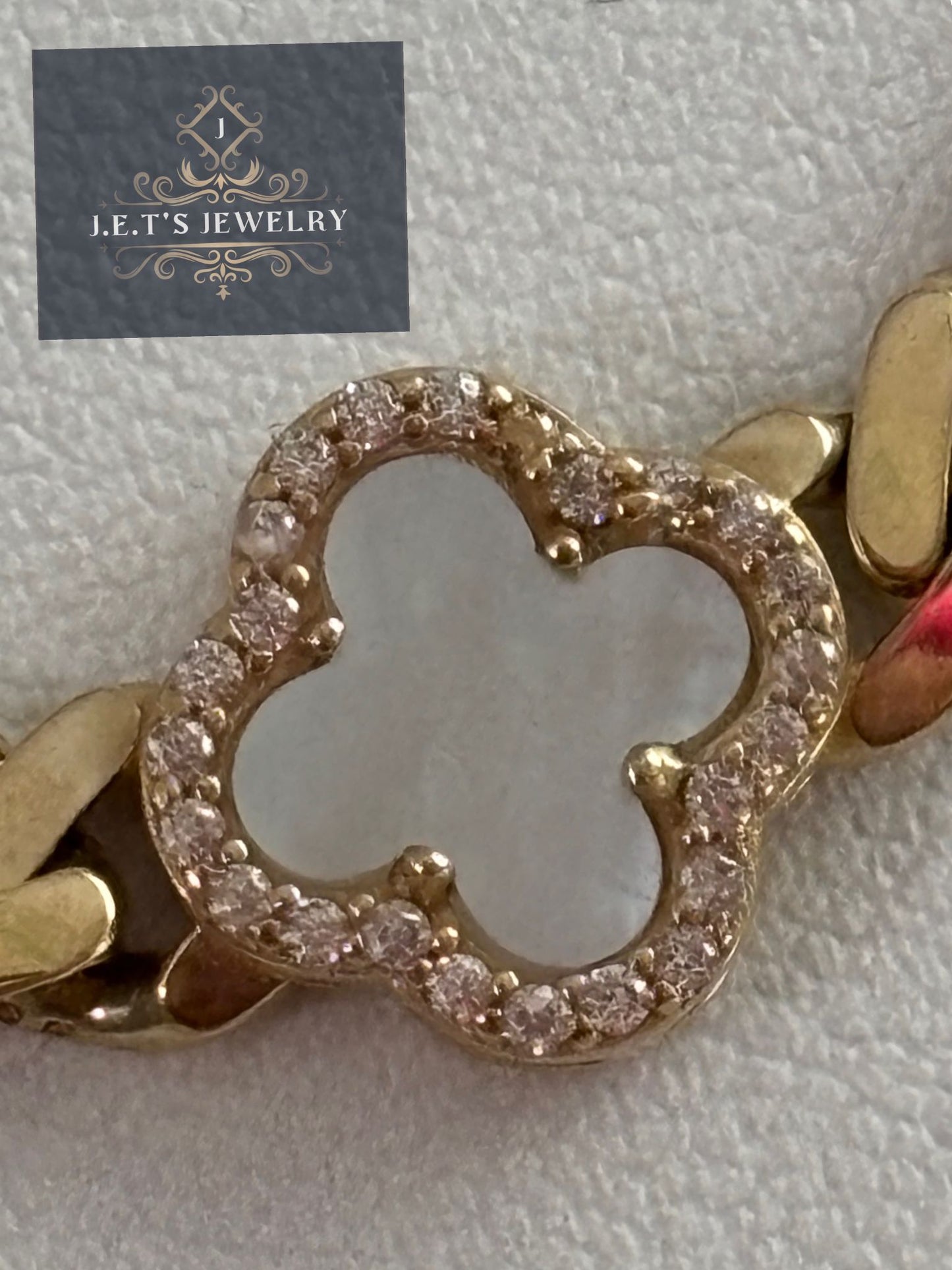 Elegant Jewelry - Clover Necklace