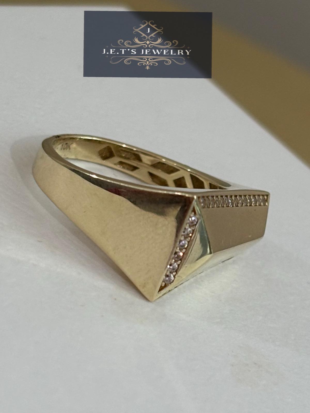 J.E.T'S JEWELRY Gold Ring